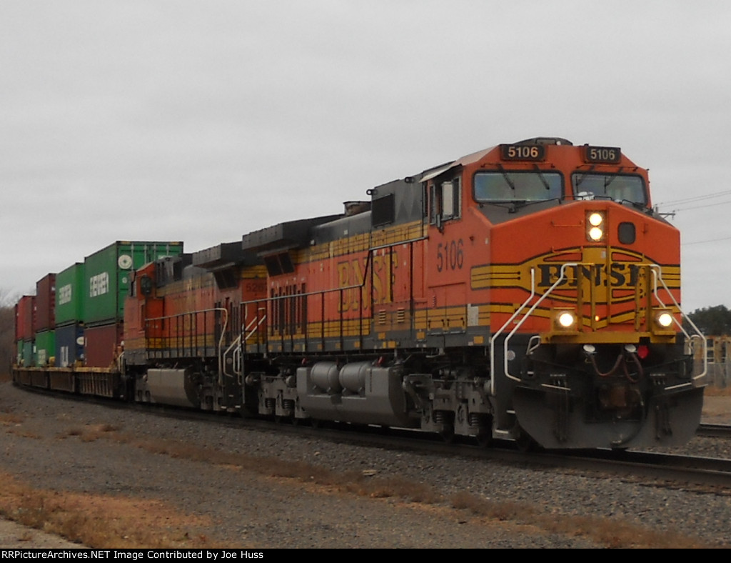 BNSF 5106 East